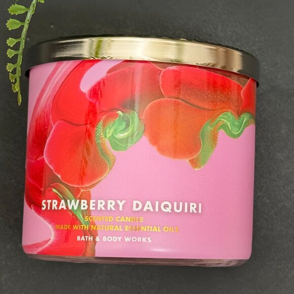 BBW Strawberry Daiquiri Bath & Body Works 3 Wick Candle - Picture 5 of 10